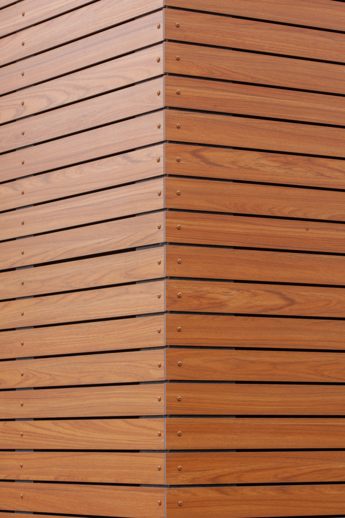 Detail moderne Holzfassade